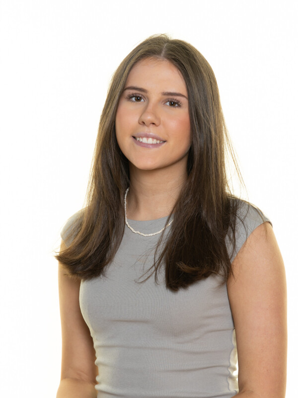 Miss L Hilton Image